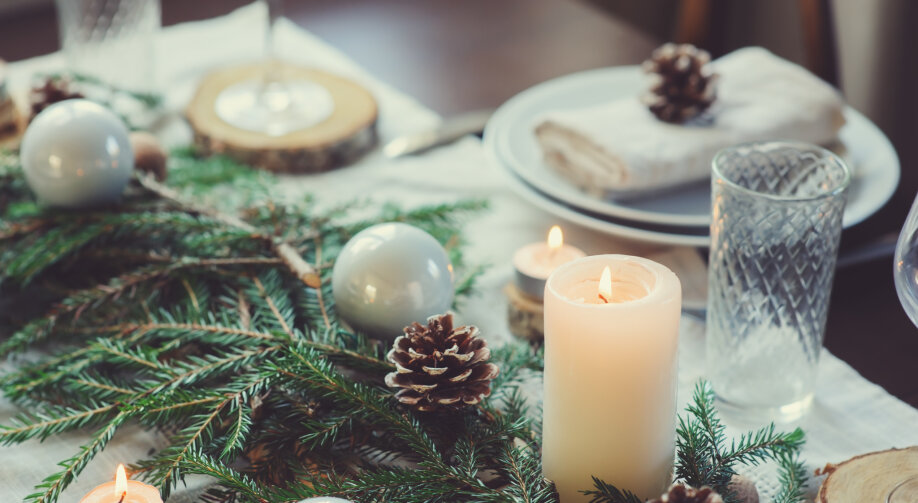 Ozdoby bożonarodzeniowe zewnętrzne i do domu – pomysły i inspiracje